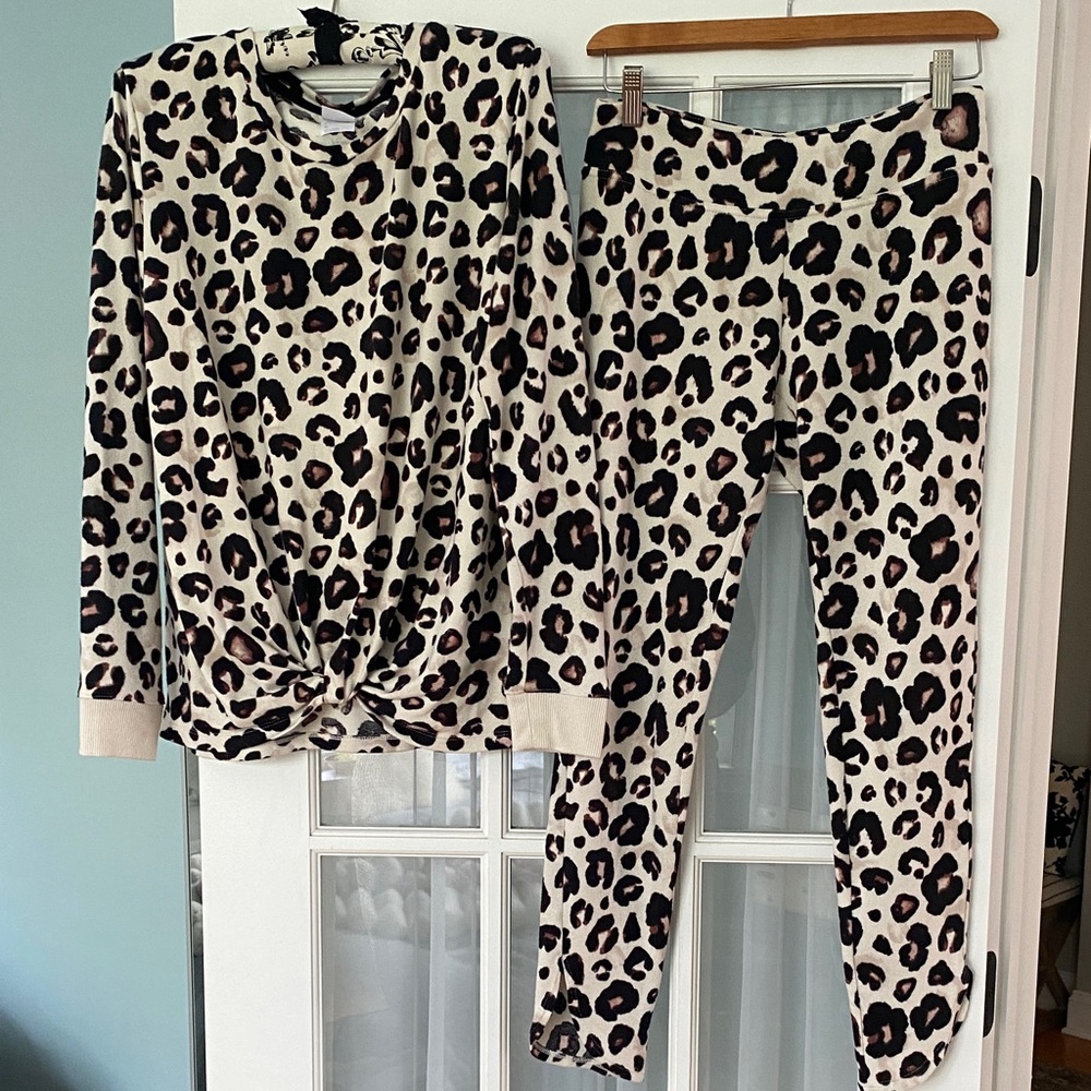 Super soft Leopard Print Pajama Set
